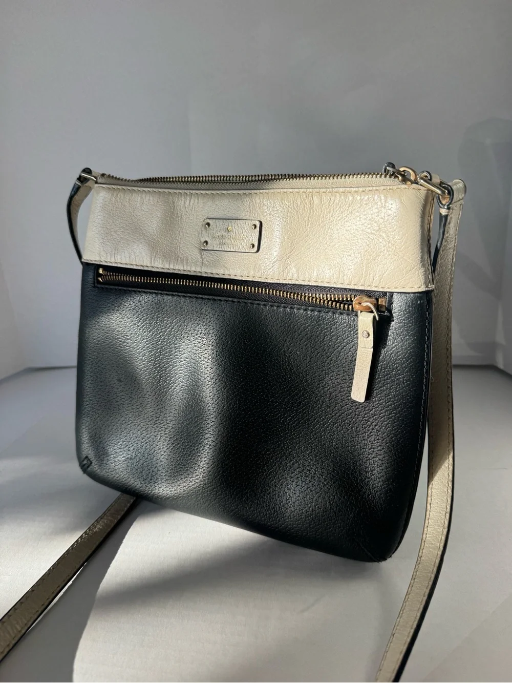 Kate Spade Two-Tone Black and Cream Crossbody Bag - Designer Style